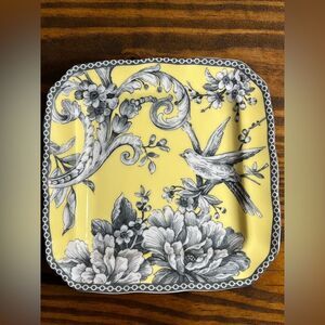 Adorable Square Trinket dish “Adelaide Yellow”
Bird design 6x6 great for jewelry